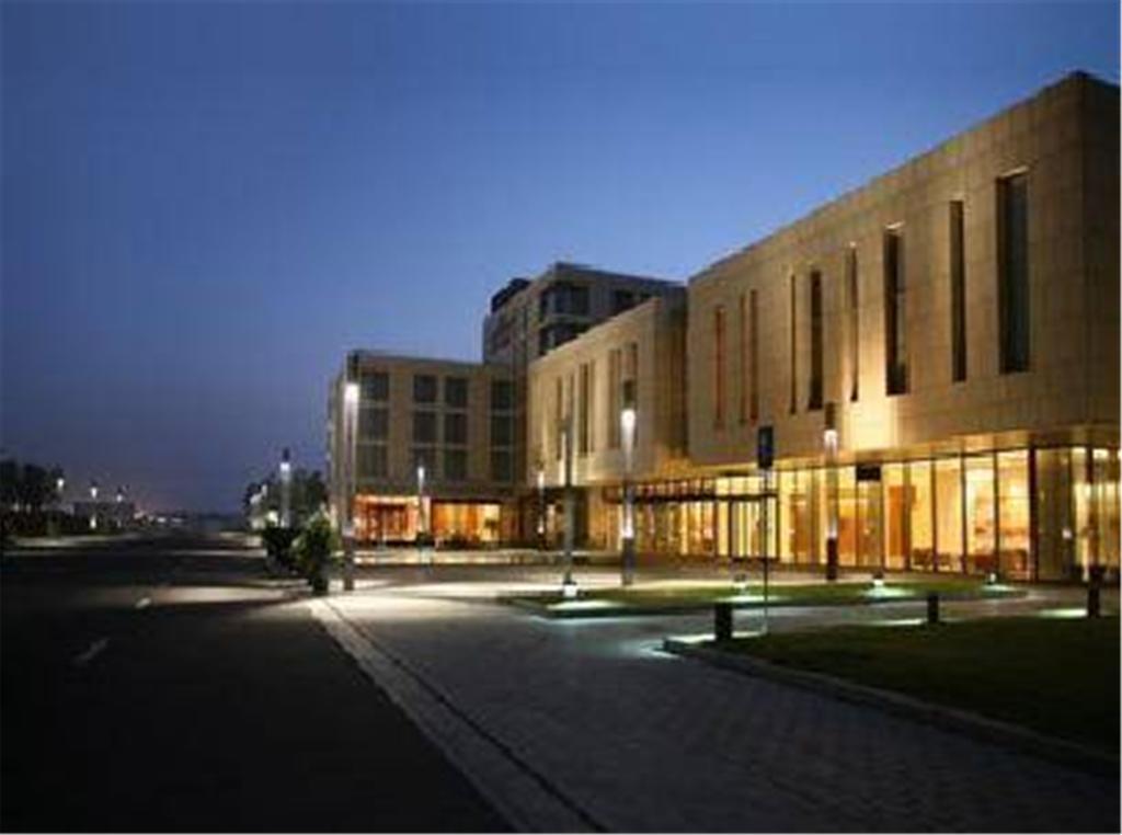 Howard Johnson Plaza Lingang Shanghai Nanhui Esterno foto